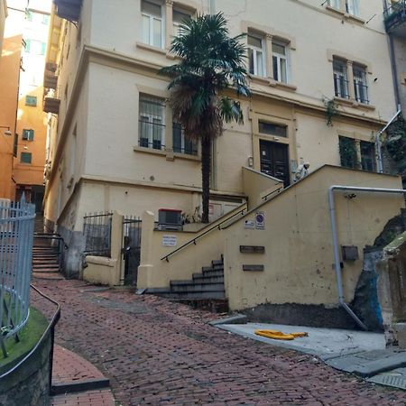 Casa Maura - 2 Passi Nella Storia Appartement Genua Buitenkant foto