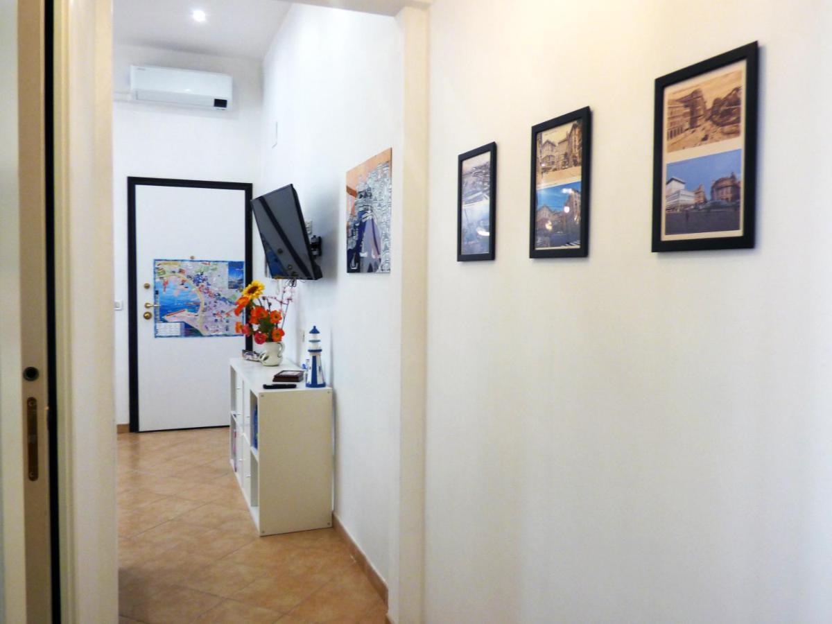 Casa Maura - 2 Passi Nella Storia Appartement Genua Buitenkant foto