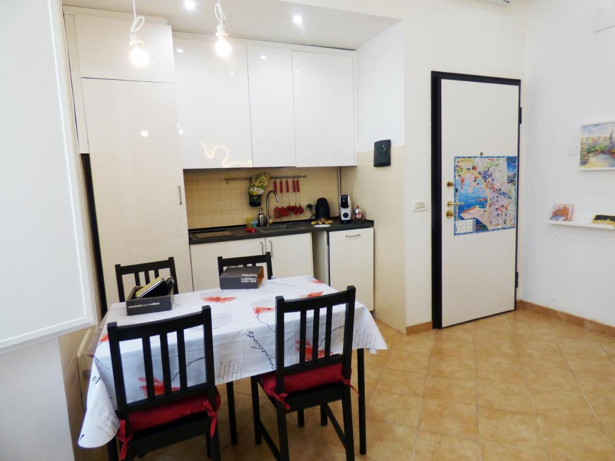 Casa Maura - 2 Passi Nella Storia Appartement Genua Buitenkant foto